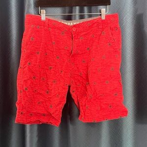 Red Star-Patterned Men's Shorts